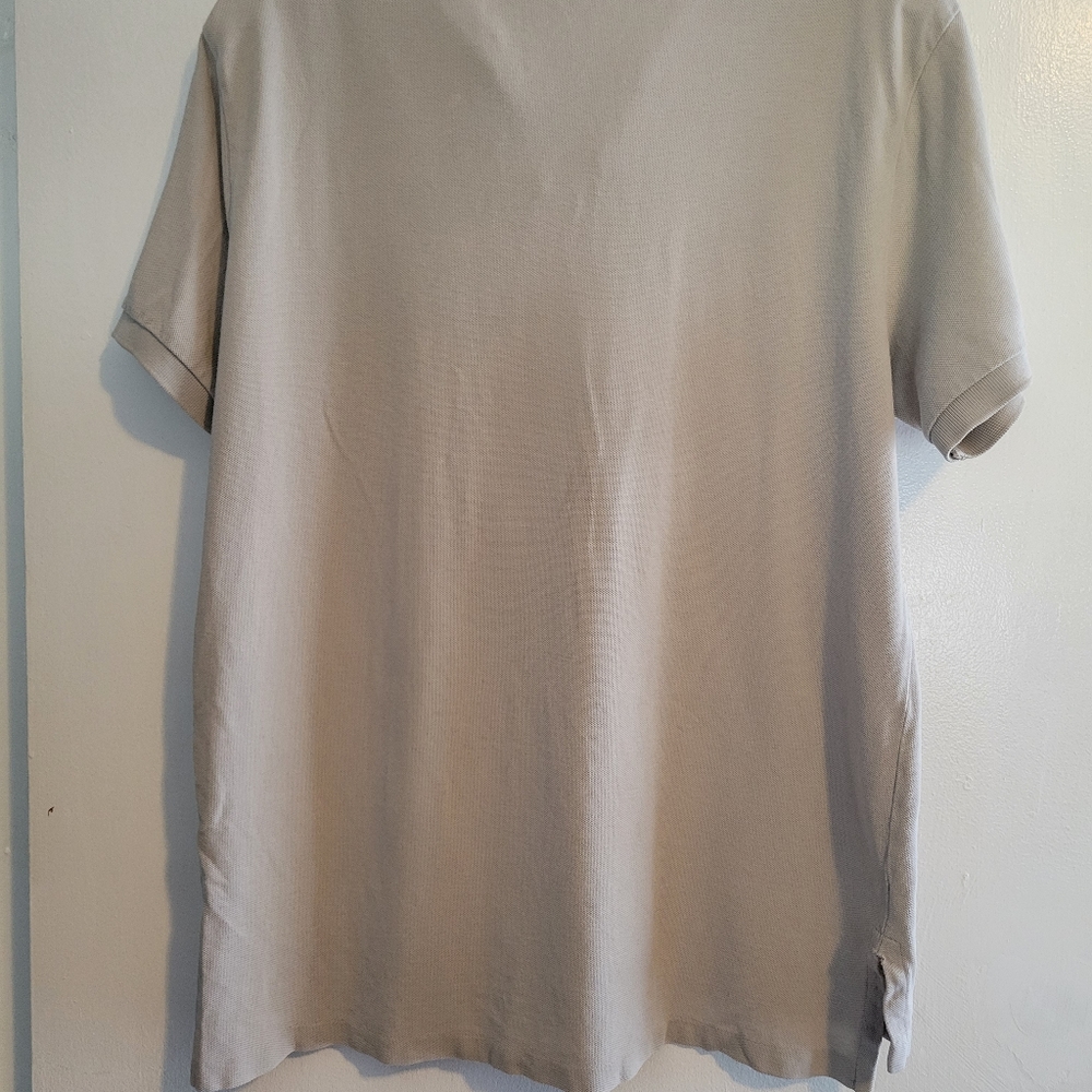 gray polo shirt